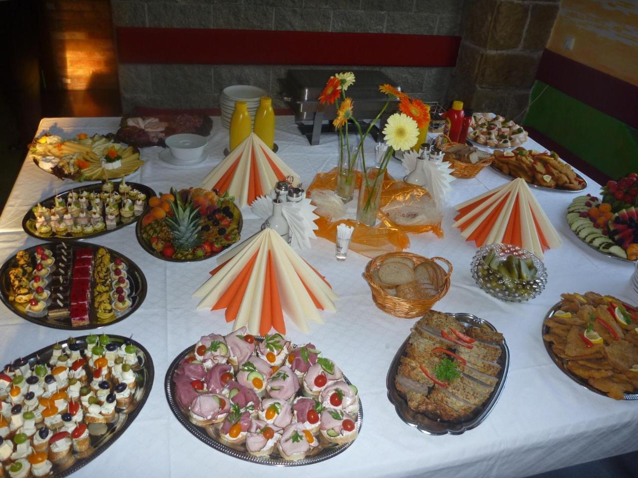 Famozclub 호텔 Bakov nad Jizerou 외부 사진
